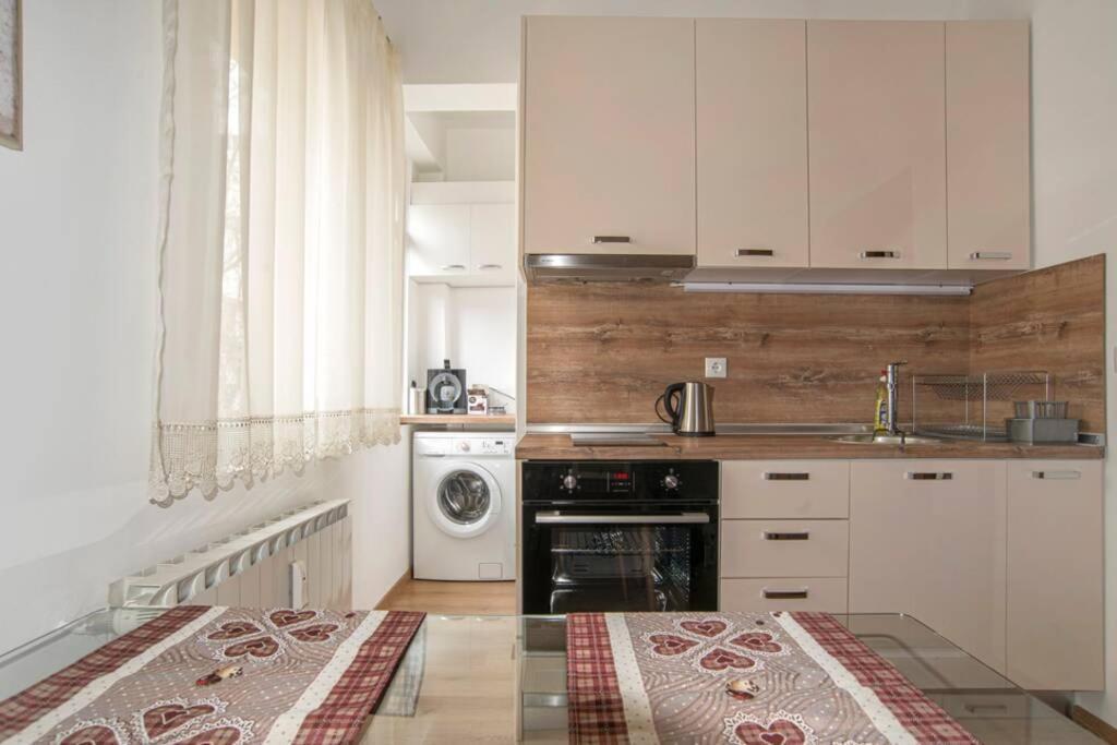 Elegant & Stylish 2 Bedroom Top Central Apartment Sofia Exterior foto